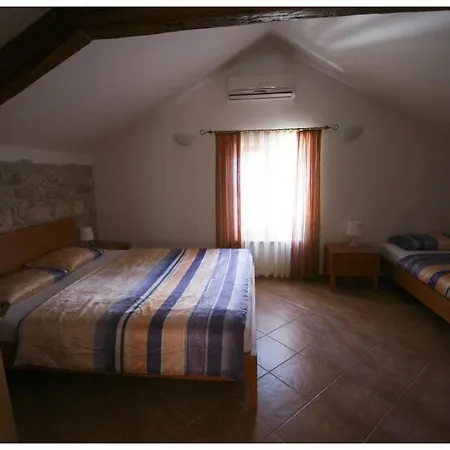 Stapo Apartment *
